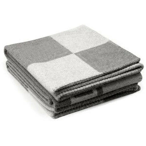 Soft wool and cashmere blanket