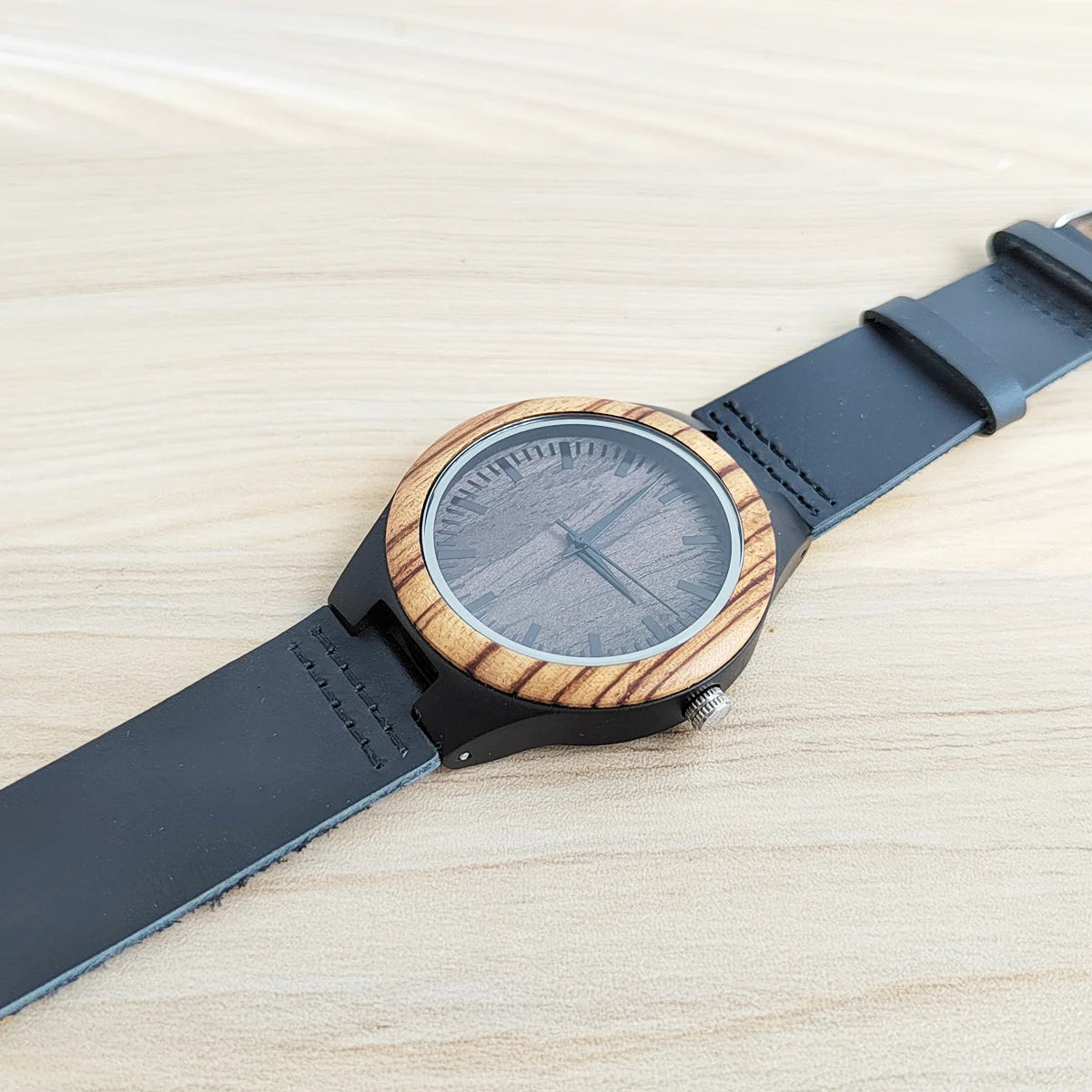 Montre unisexe en bois fabriquée à la main